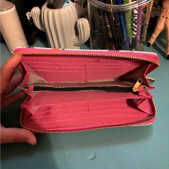 Floral Wallet - Picture 2 of 3